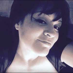 Meet your Posher, Nuja